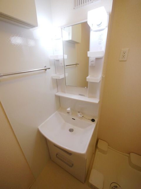 洗面設備　★忙しい朝に便利な独立洗面台★