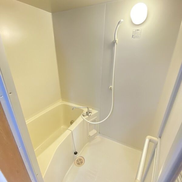 バス・シャワールーム　お風呂です