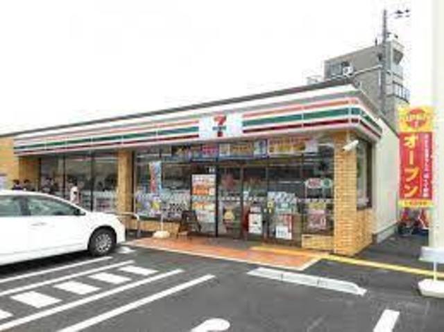 コンビニ　セブンイレブン吹田青葉丘南店（コンビニ）まで814m