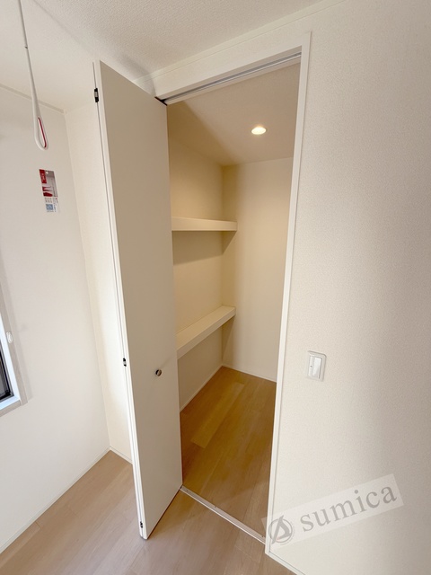 収納　たっぷりと収納できるウォークインクローゼット♪♪