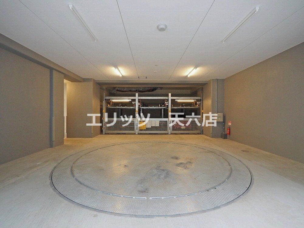 駐車場　駐車場