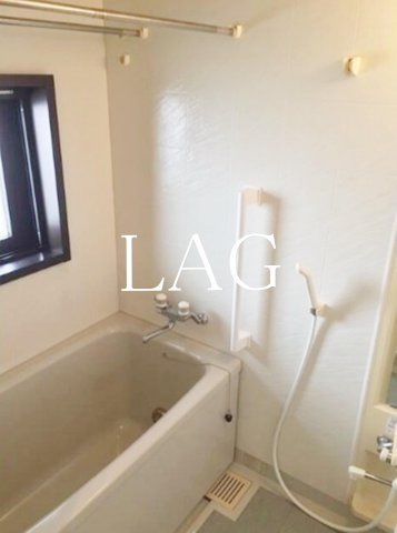 バス・シャワールーム　お風呂になります。