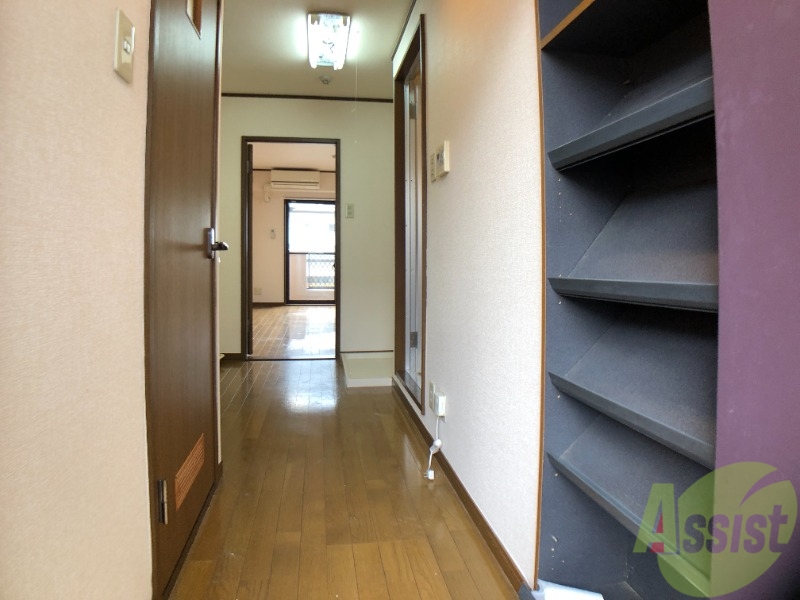 玄関　玄関からの様子を撮影してみました。動線になります。