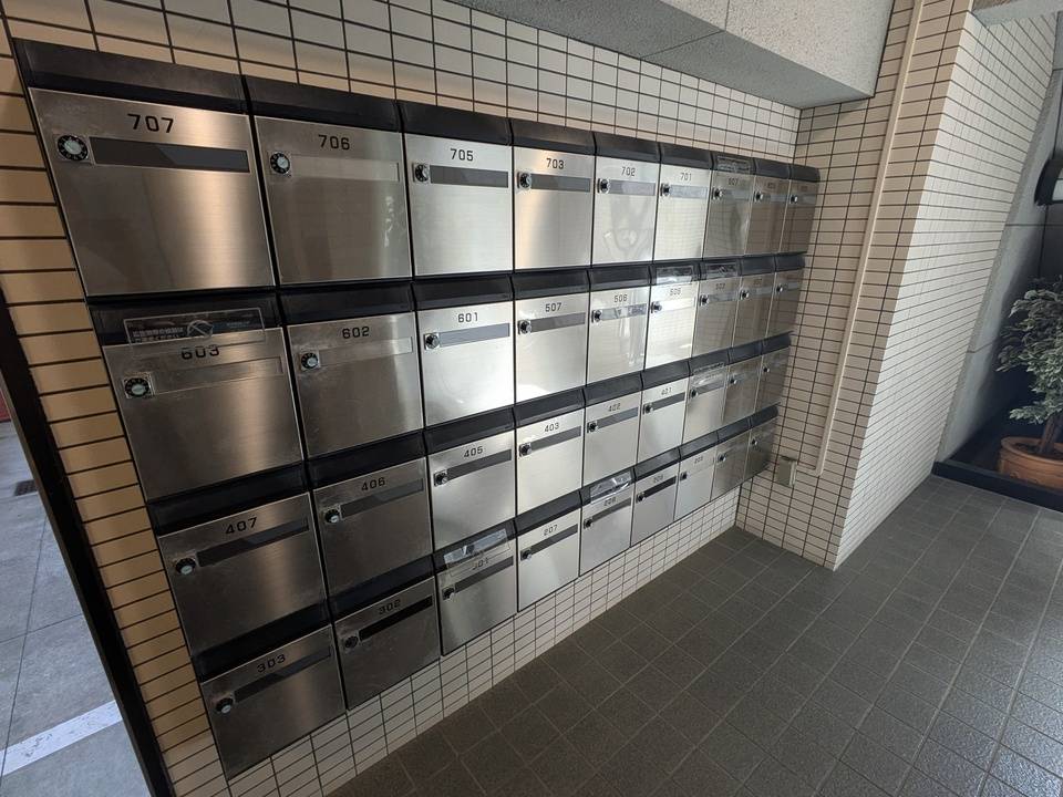 エントランス　メールBOX