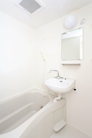 バス・シャワールーム　参考写真（同物件別部屋）