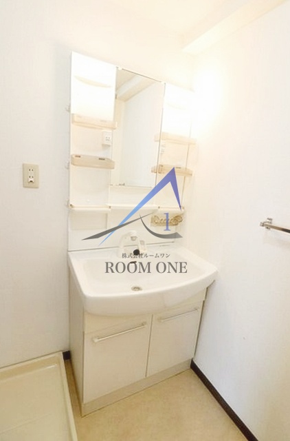 洗面設備　独立洗面台です。