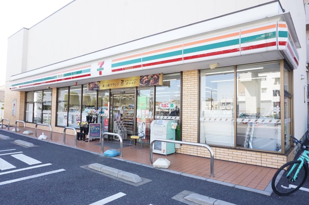 コンビニ　セブンイレブン 足立入谷1丁目店（コンビニ）まで292m