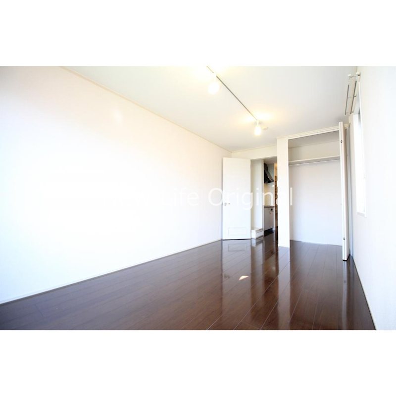 その他部屋・スペース　おしゃれなレールスポットライト付のお部屋です。