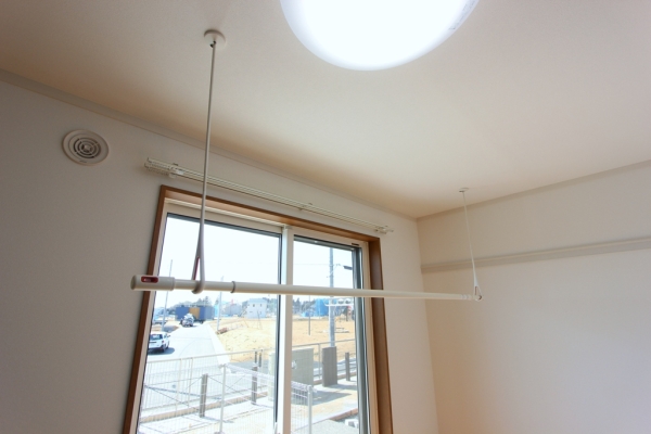 その他設備　室内物干し