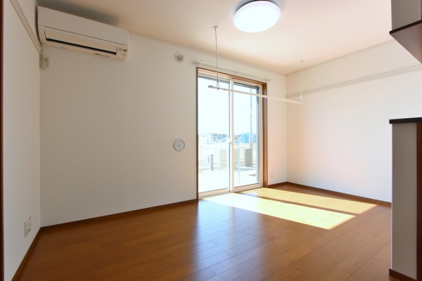 居室・リビング　建設中