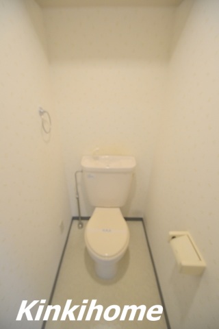 トイレ　写真は別のお部屋のものでございます。