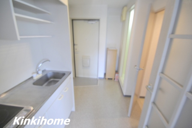 玄関　写真は別のお部屋のものでございます。