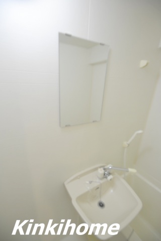 洗面設備　写真は別のお部屋のものでございます。
