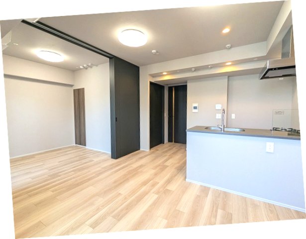 居室・リビング　インターネット無料、カウンターキッチン、全室にエアコンと照明