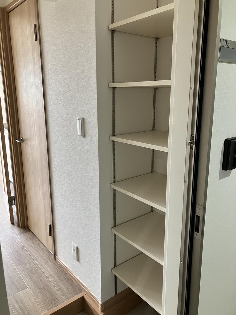 収納　シューズボックス