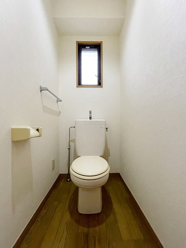 トイレ　落ち着いたトイレです