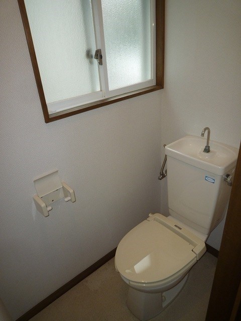 トイレ　※写真は103号室のお部屋です。