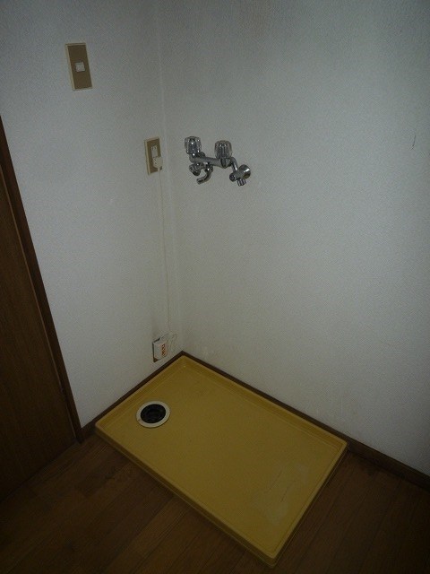 その他　洗濯機置き場　※写真は103号室のお部屋です。