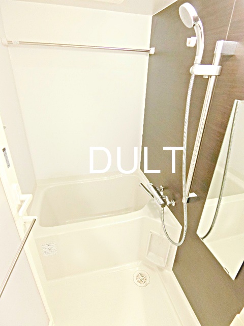 バス・シャワールーム　バスルームです。