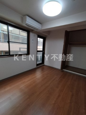 居室・リビング　こちらのリビングで趣味の時間をお楽しみください