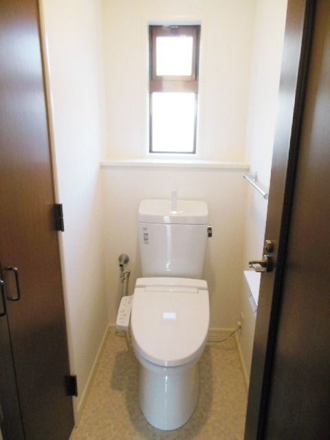 トイレ　★洗浄付き便座★