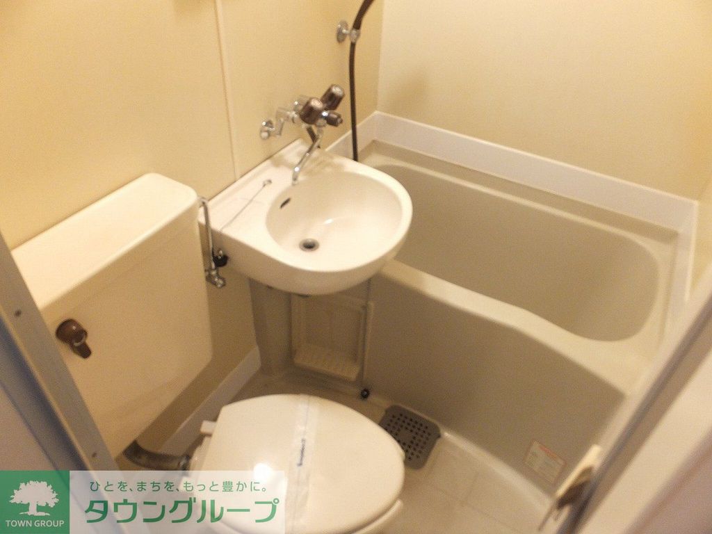 バス・シャワールーム　号室によって間取りや設備は異なります。