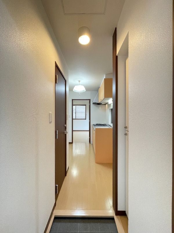 玄関　（別タイプ参考写真）カサート　北区田端2