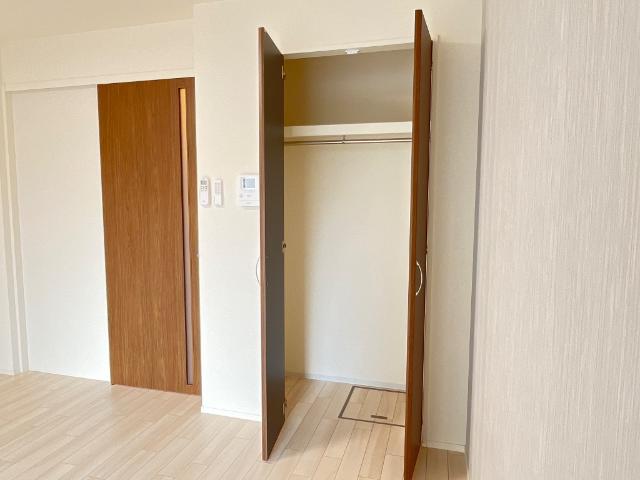 収納　洋室クローゼット
