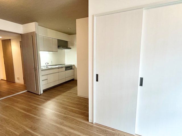 居室・リビング　参考写真（別部屋フルリニューアル時）