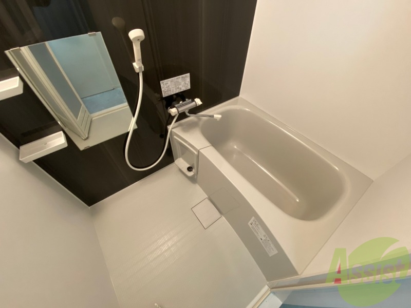 バス・シャワールーム　お風呂になります。一日の疲れを癒してくださいね。