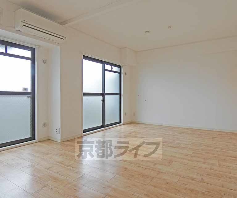 居室・リビング　広々としたお部屋です！