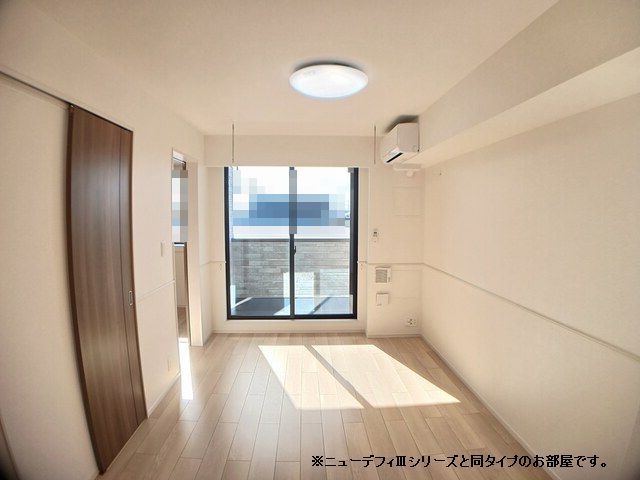 居室・リビング　図面と現状に相違がある場合には現状を優先