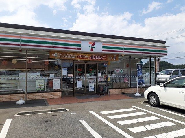コンビニ　セブンイレブン高萩安良川新町店（コンビニ）まで1000m