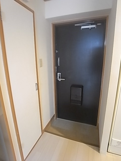 玄関　収納もある玄関です
