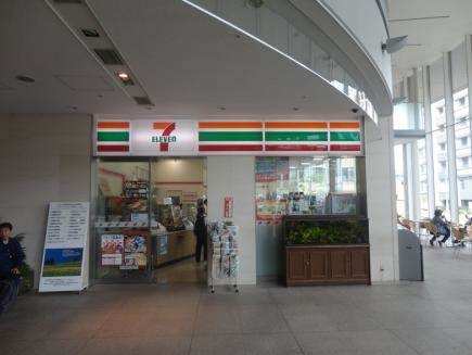 コンビニ　セブンイレブン済生会中央病院店（コンビニ）まで227m
