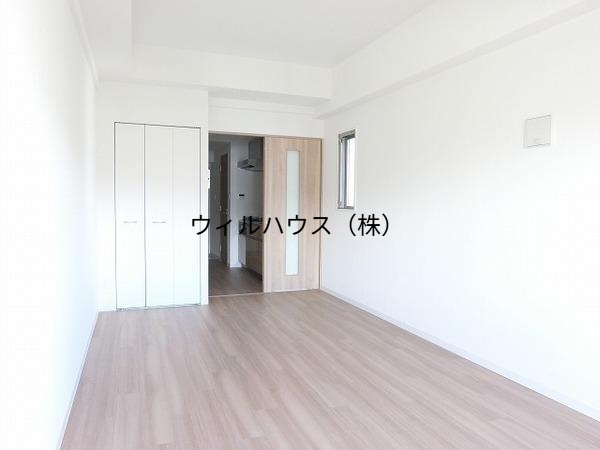 居室・リビング　広々とした洋室！