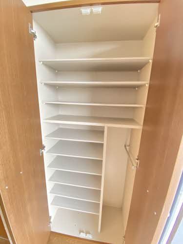 玄関　下駄箱