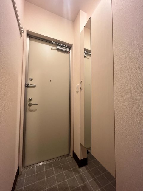 玄関　同物件別号室
