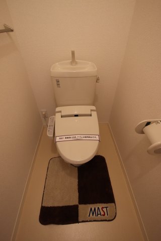 トイレ　トイレもきれいです※別号室のお写真になります。