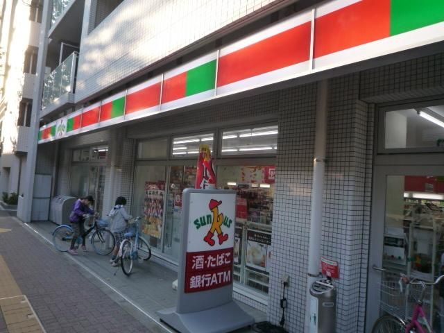 コンビニ　サンクス（コンビニ）まで54m