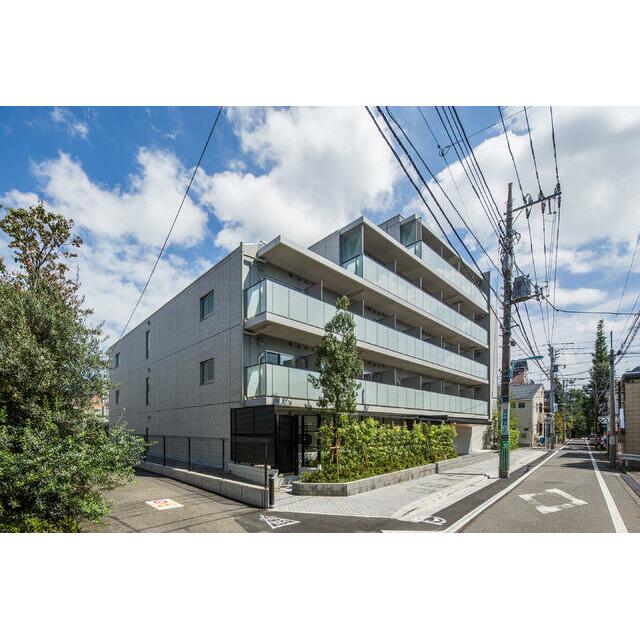 建物外観　鉄筋コンクリート造のがっちりとした建物。