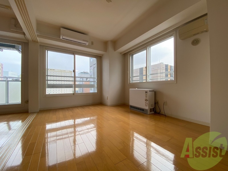 居室・リビング　広くてキレイなお部屋が広がっていて、充実した生活が送れそう。