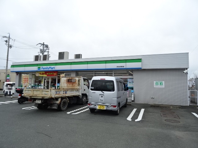 コンビニ　ファミリーマート（コンビニ）まで93m