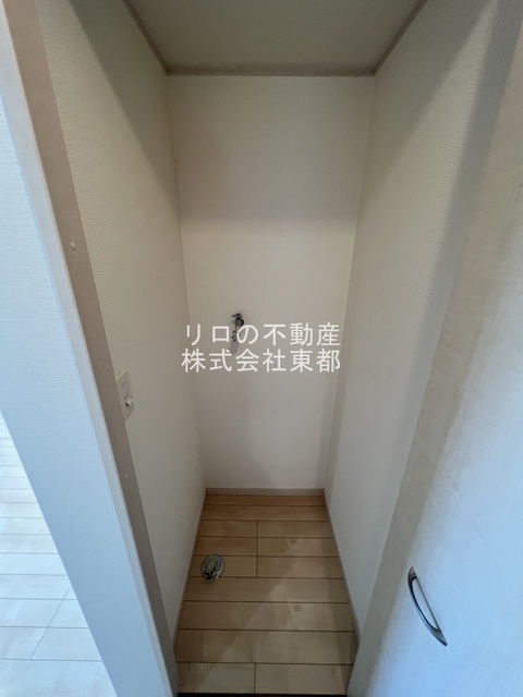 その他　洗濯機置き場は室内にあるので雨に濡れる心配はありません。