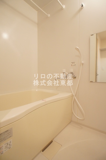 バス・シャワールーム　雨の日のお洗濯だけでなく、カビ予防にも大活躍の浴室乾燥機付♪