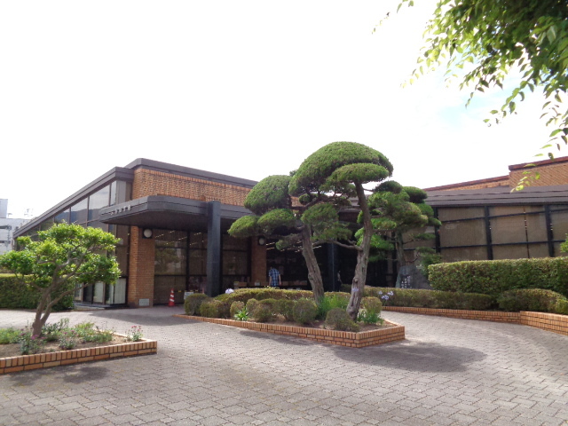 図書館　三島図書館（図書館）まで430m