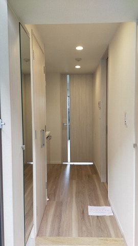玄関　※別部屋参考写真