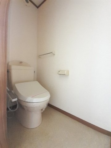 トイレ　清潔感のあるトイレです