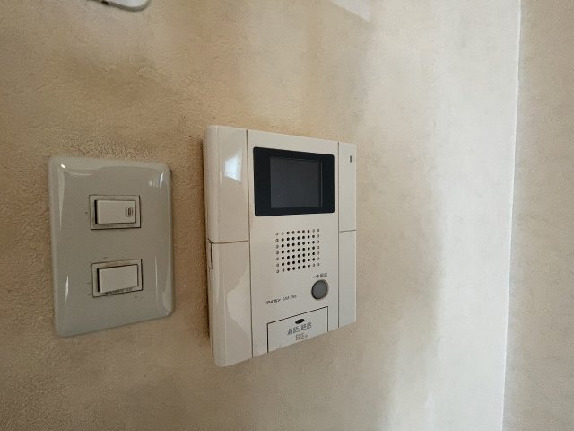 セキュリティ　TVモニター付きインターホンです