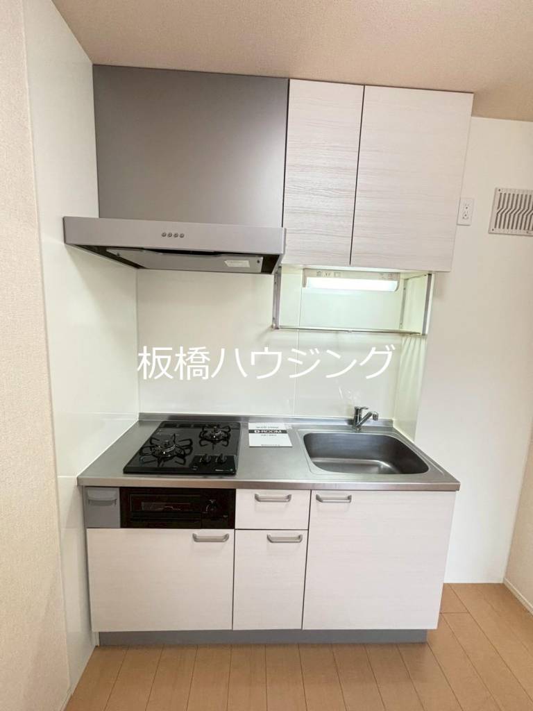 キッチン　システムキッチン採用